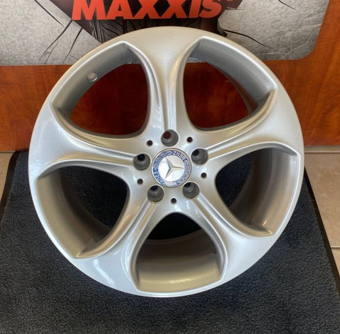 Brand new Set of 4 wheels OEM 18
