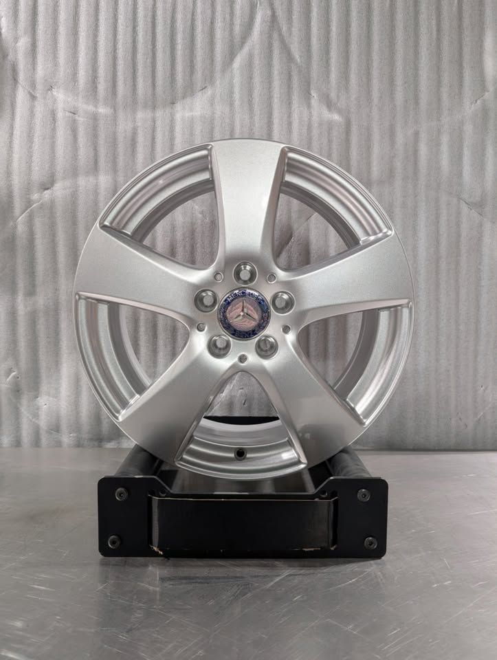 Brand new OEM Mercedes Wheels 17