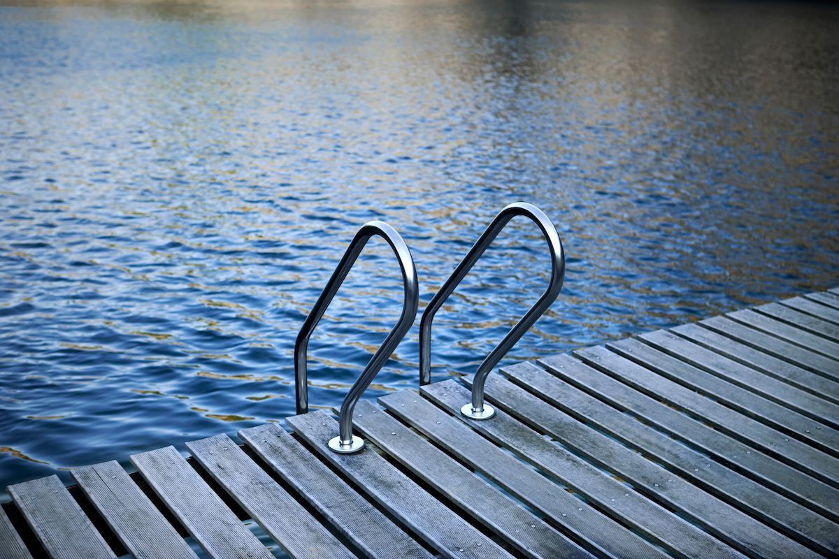 Install Dock Ladders & Other Dock Accessories in the Midwest With Mac’s Docks!