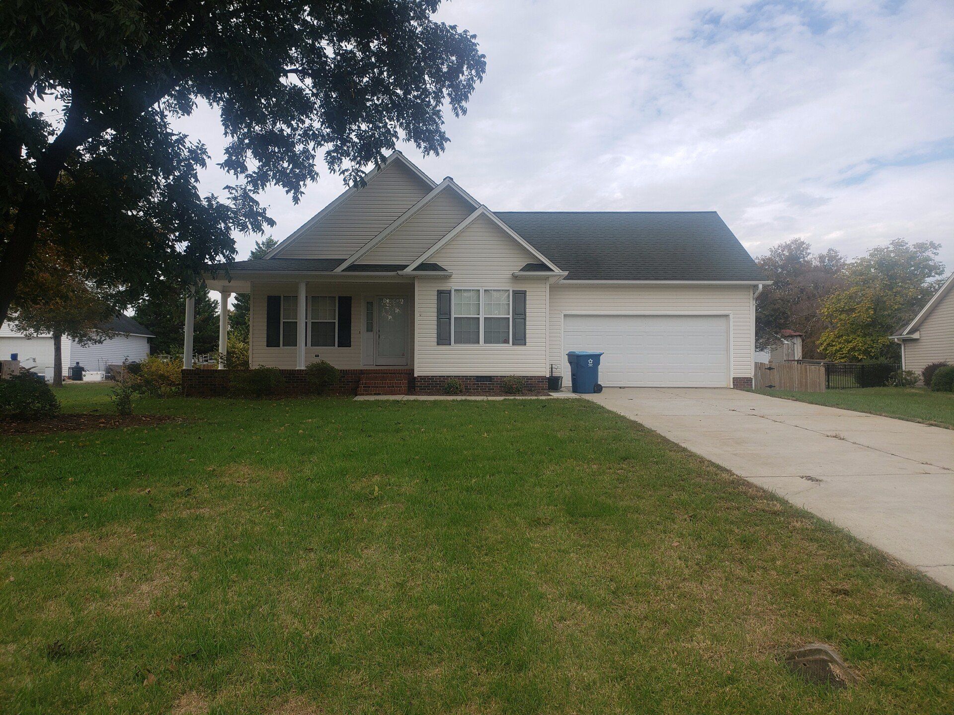 180 Charleston Ridge Drive exterior