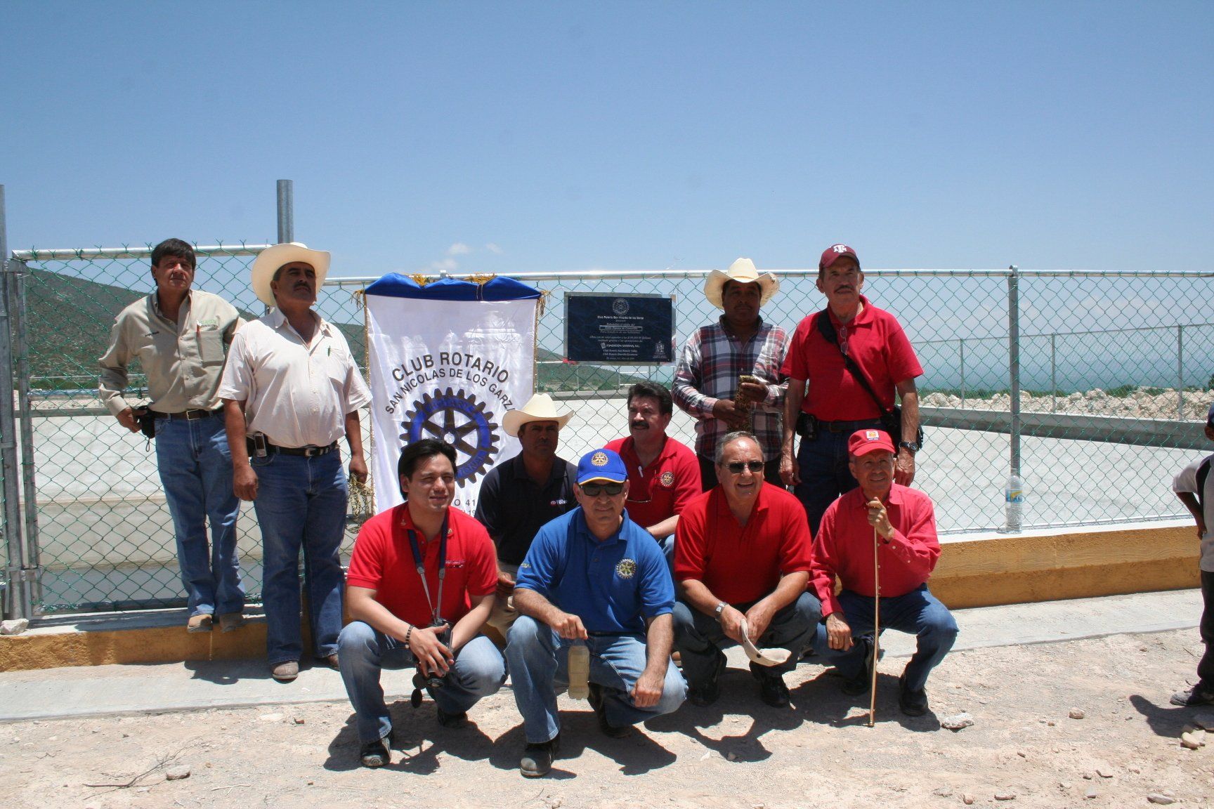 Voluntariado de rotarios de La Tapona de Camarillo en Dr. Arroyo
