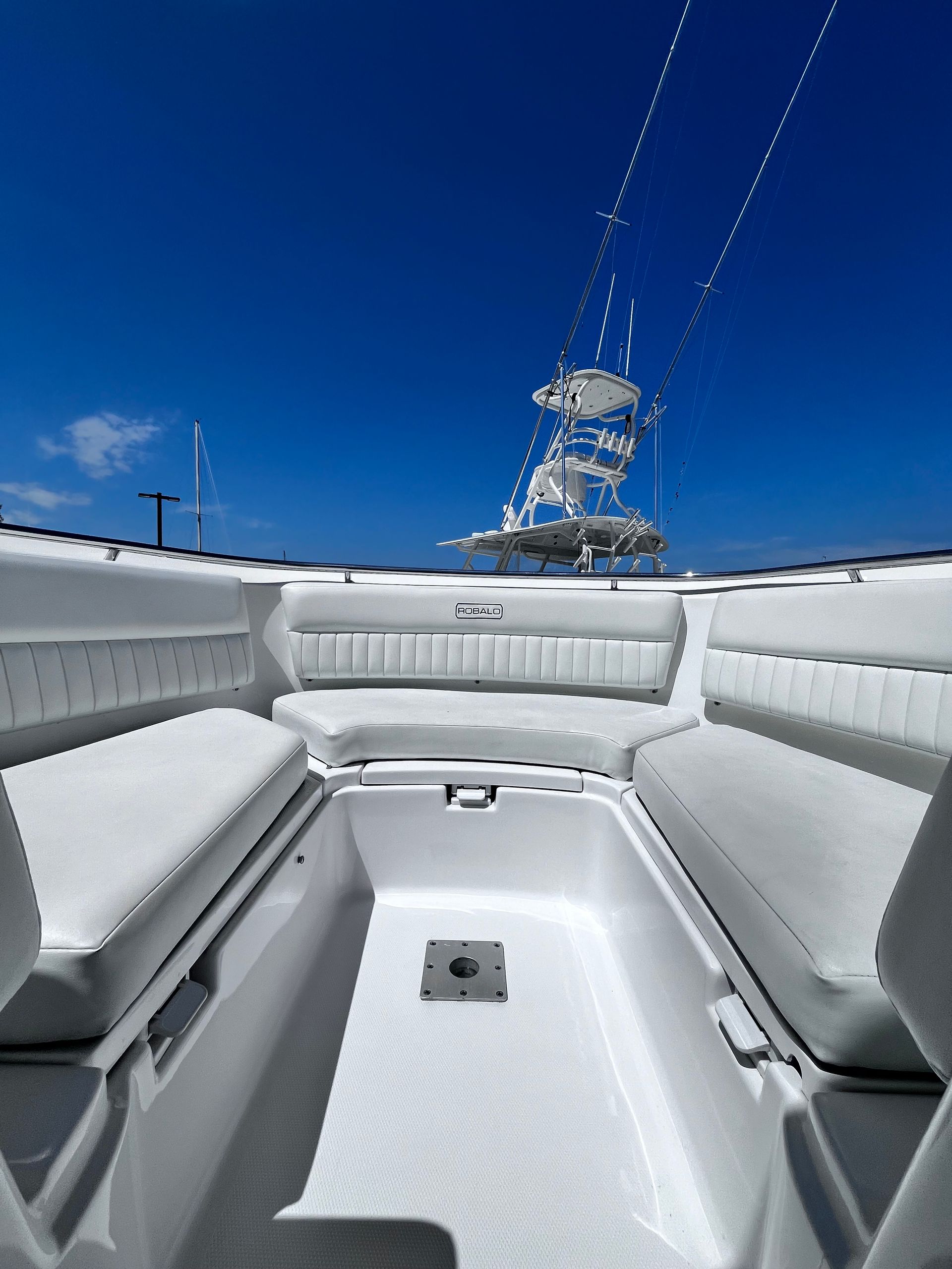 24' Robalo | Complete Detail