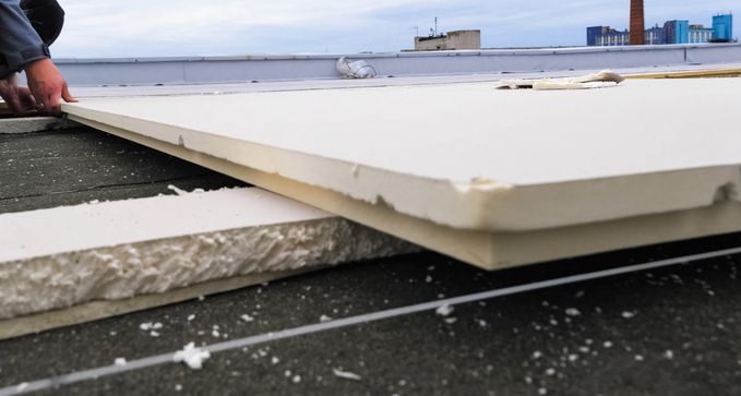 montar panel sandwich para aislar una cubierta en yunquera de henares, guadalajara