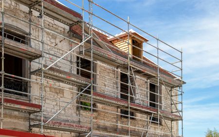rehabilitar e impermeabilizar fachada en alovera, guadalajara