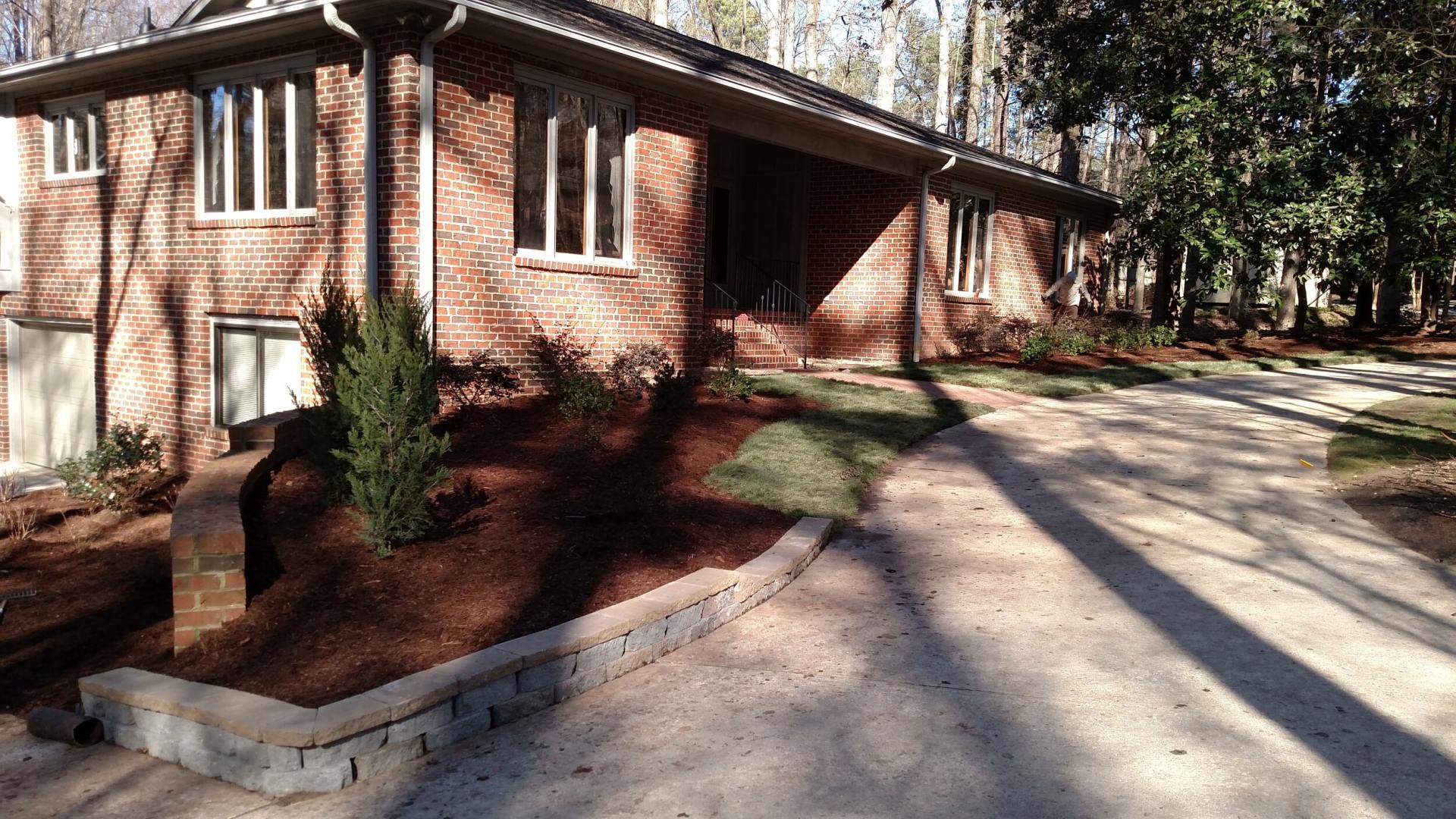 Residential Mulching and Landscaping