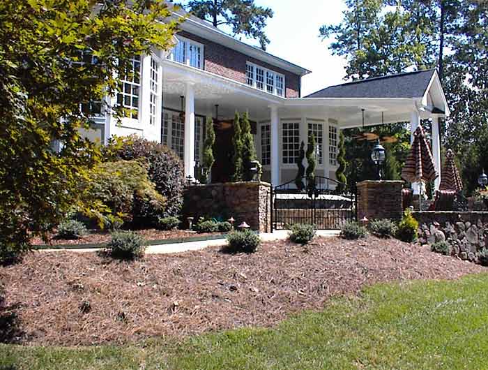 Front Yard Mulching