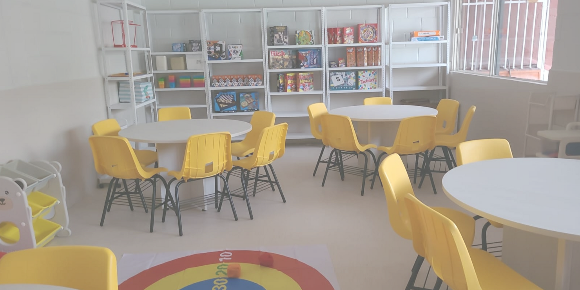 MOBILIARIO ESCOLAR