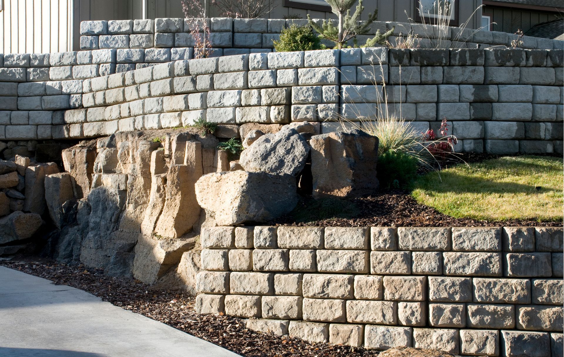 Top Tips for Retaining Wall Installation