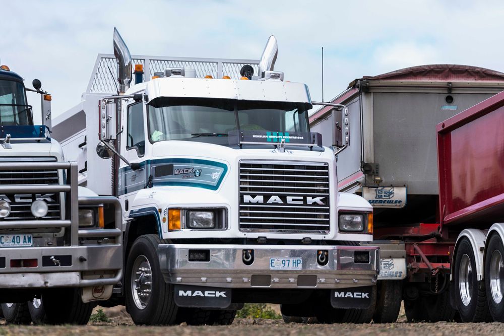 Tilt Tray Truck 

