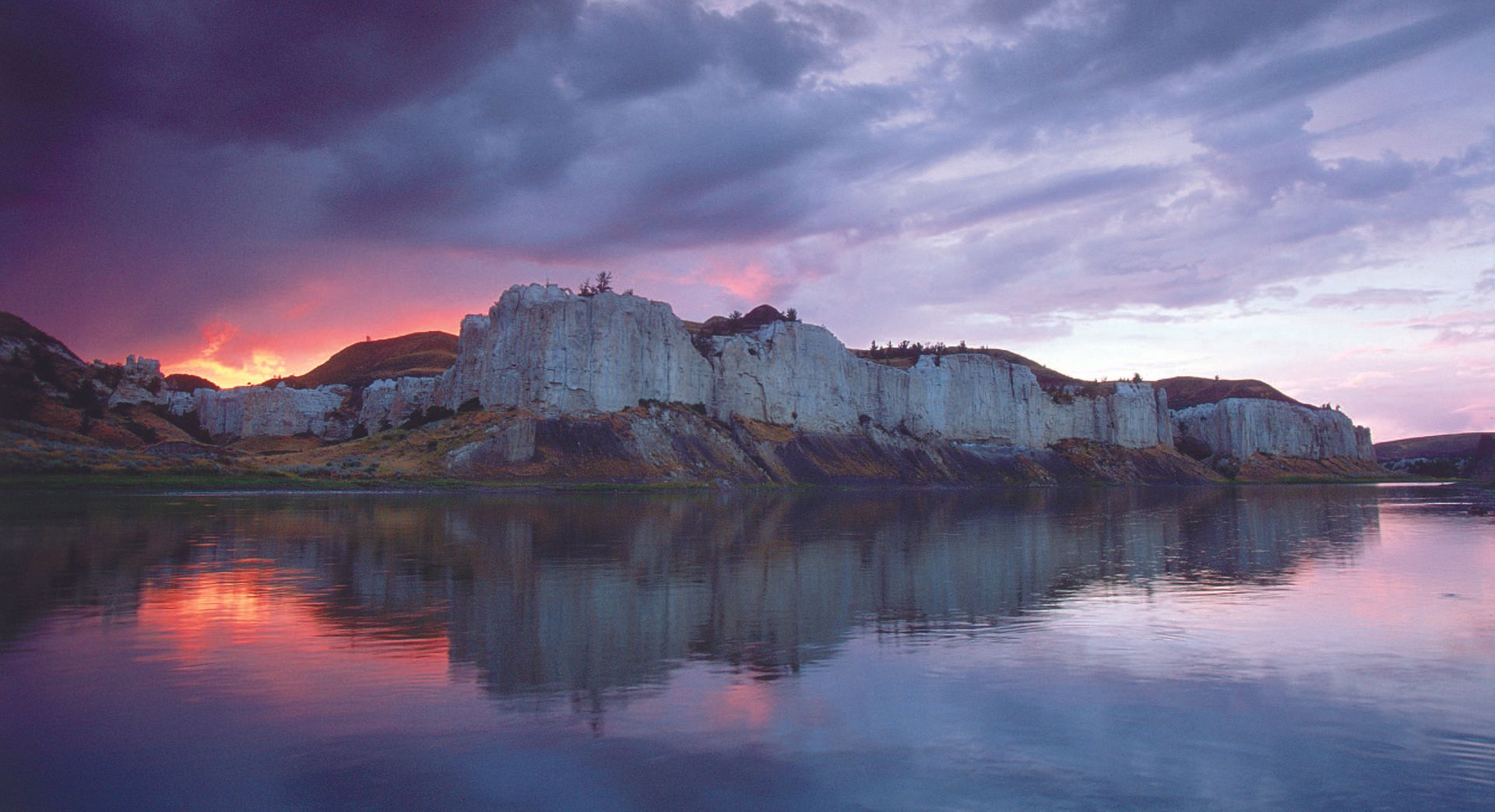 Missouri River Wild Scenic Canoe Trip