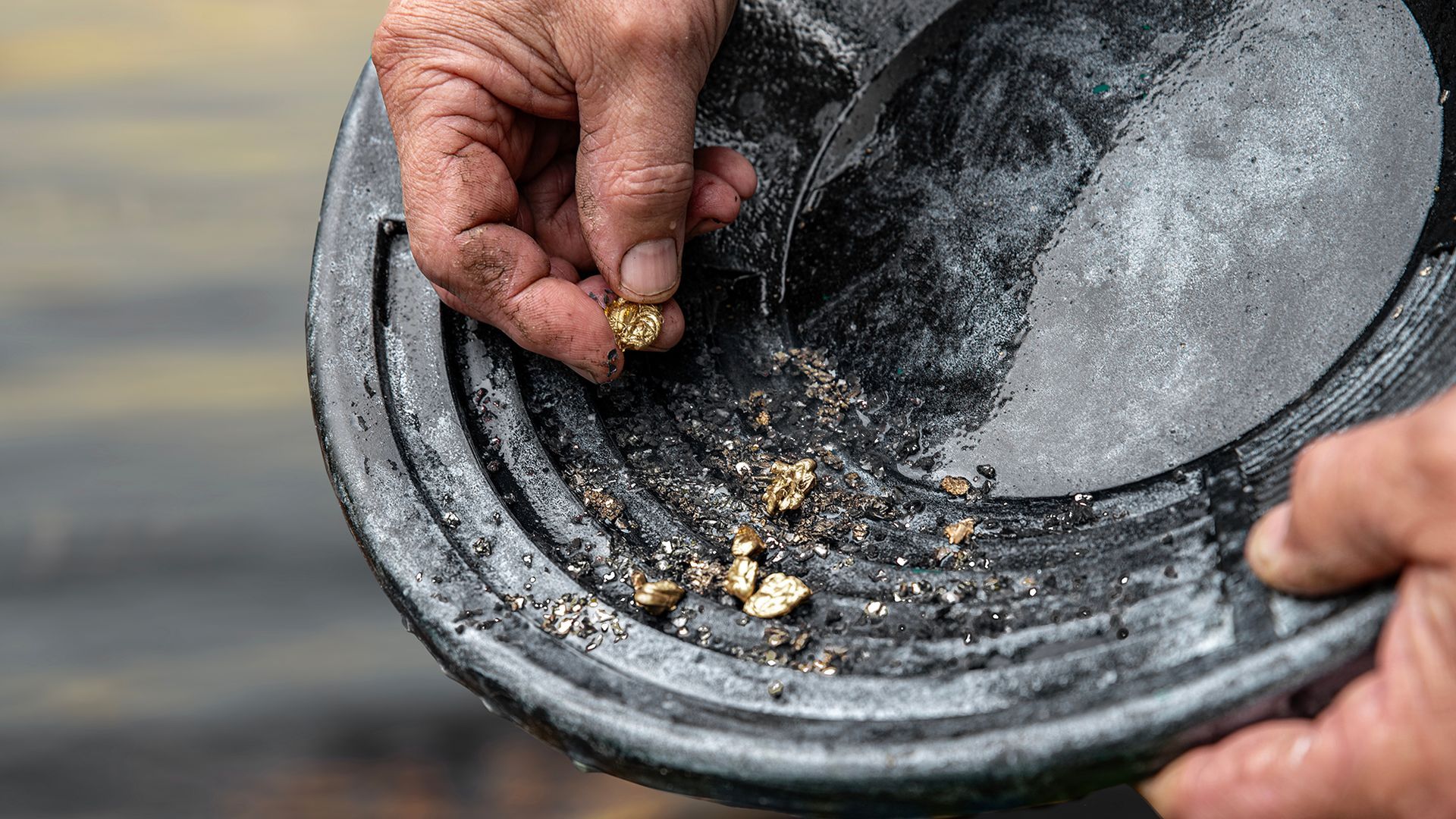 Guided Gold Mining Panning for Real Gold