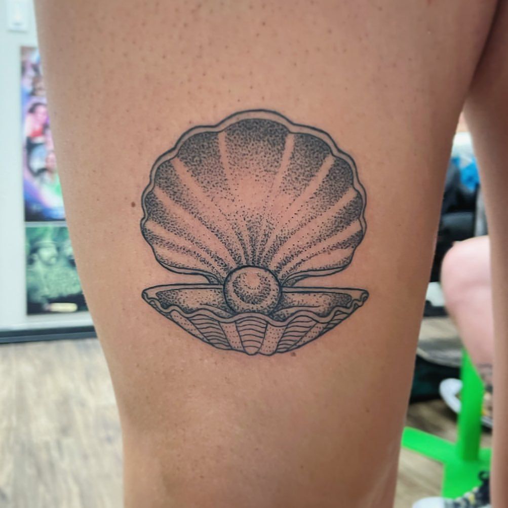 Clamshell and Pearl Tattoo by Jess Alther at Black Gold Tattoo Co in Edmonton Alberta Canada