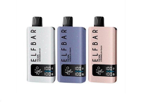 Tres dispositivos de vapeo desechables ELF BAR en color blanco, azul y rosa.