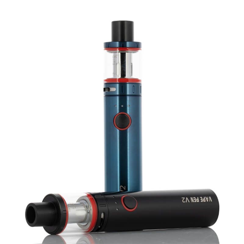 Vaporizador negro con tanque transparente y anillo decorativo rojo sobre fondo blanco.