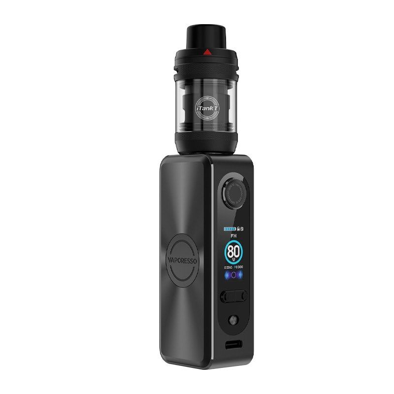 Mod de vapeo negro con atomizador de tanque, que muestra una pequeña pantalla digital sobre un fondo blanco.