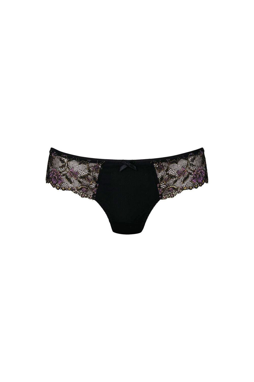 Un string noir avec une bordure en dentelle sur fond blanc.