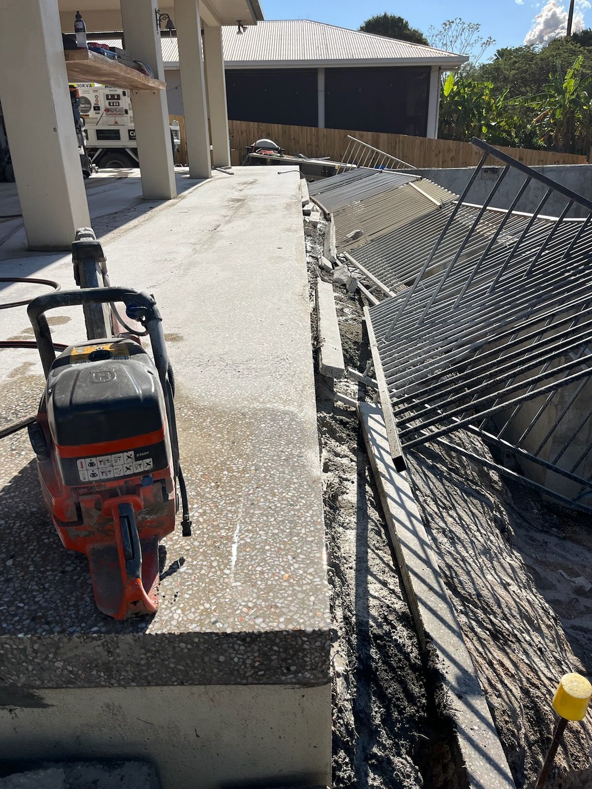 Concrete Saw Cutting a Concrete Walkway Near — Ablecut Concrete Cutting & Coring In East Mackay, QLD