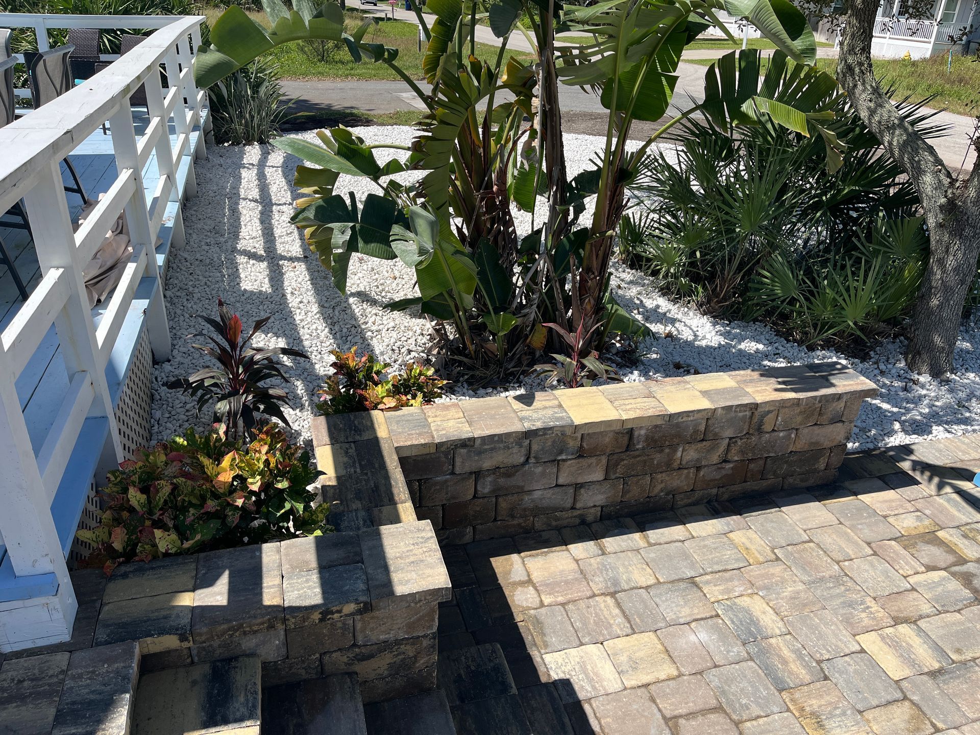Paver Patio with hardscape design for homeowners