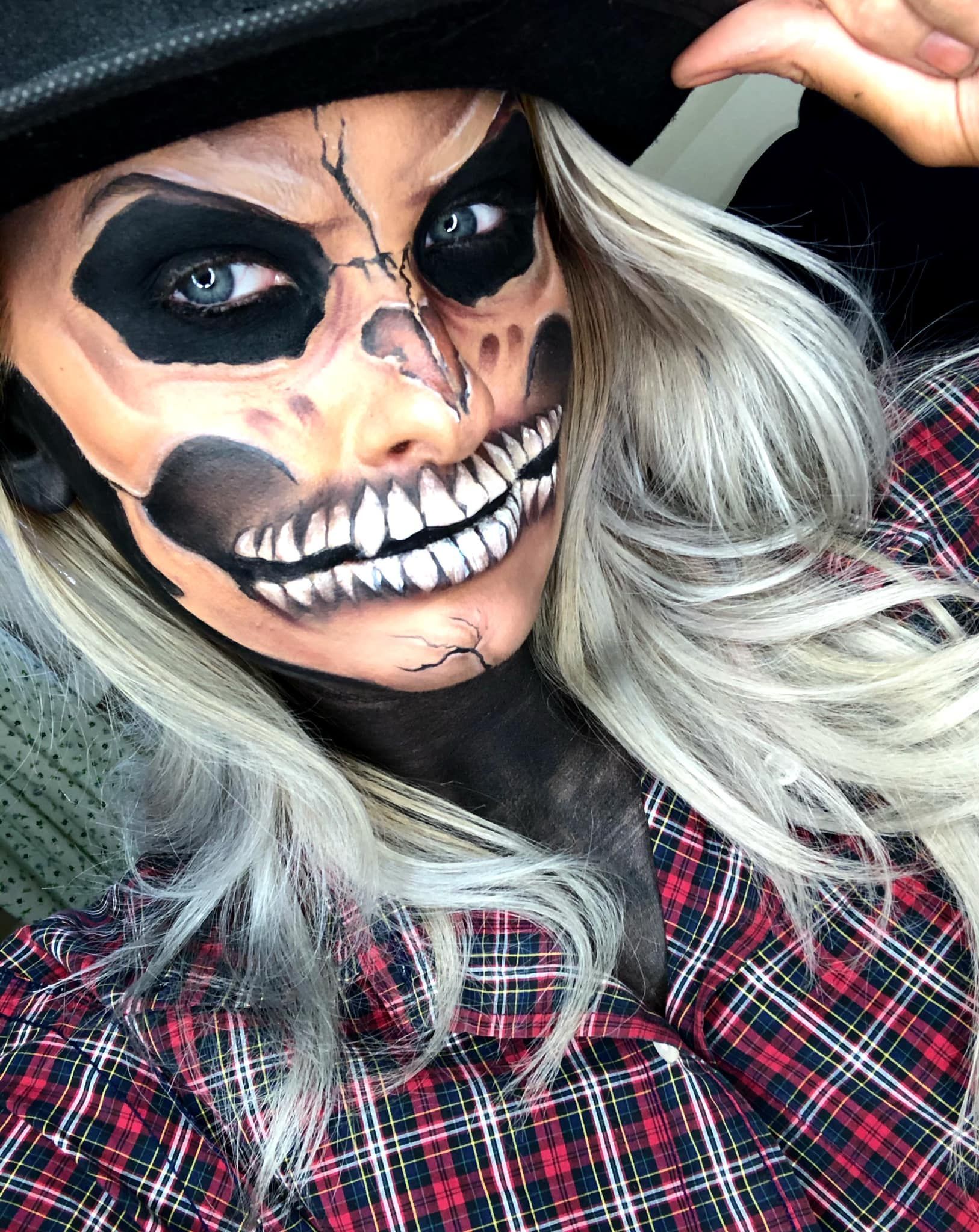 makeup artist