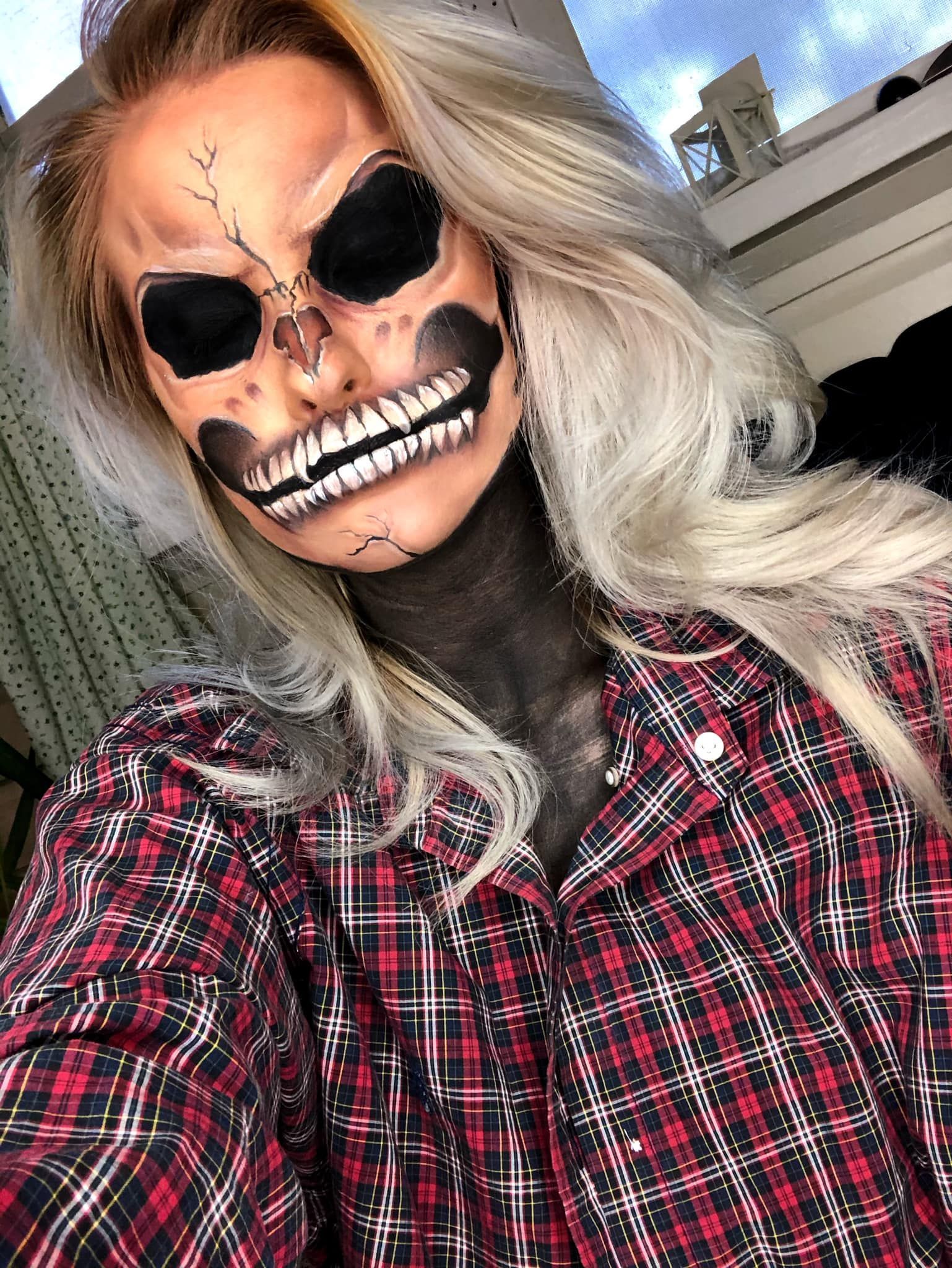 makeup artist