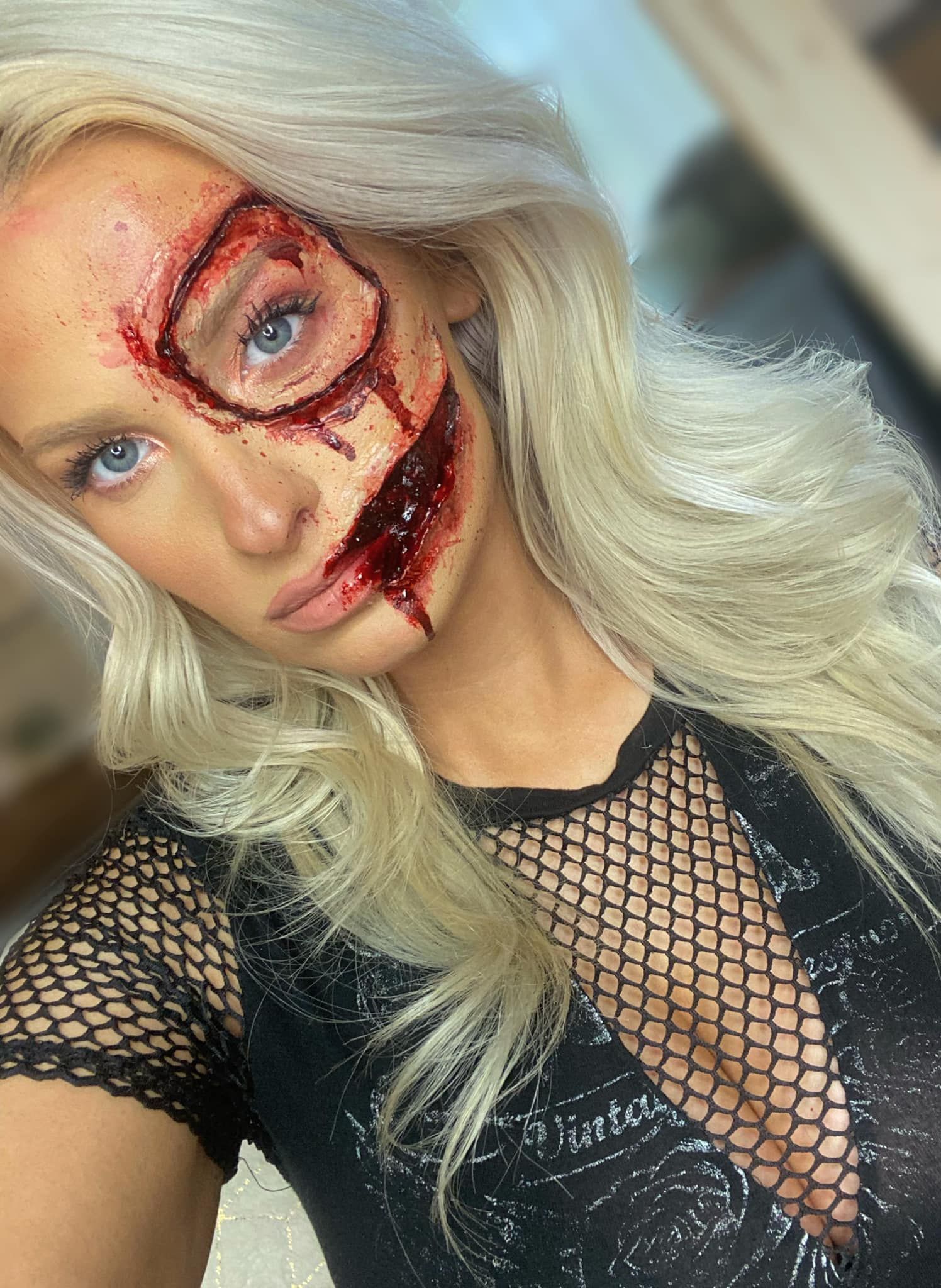 makeup artist