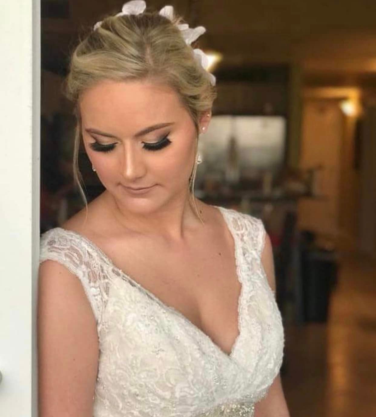makeup artist