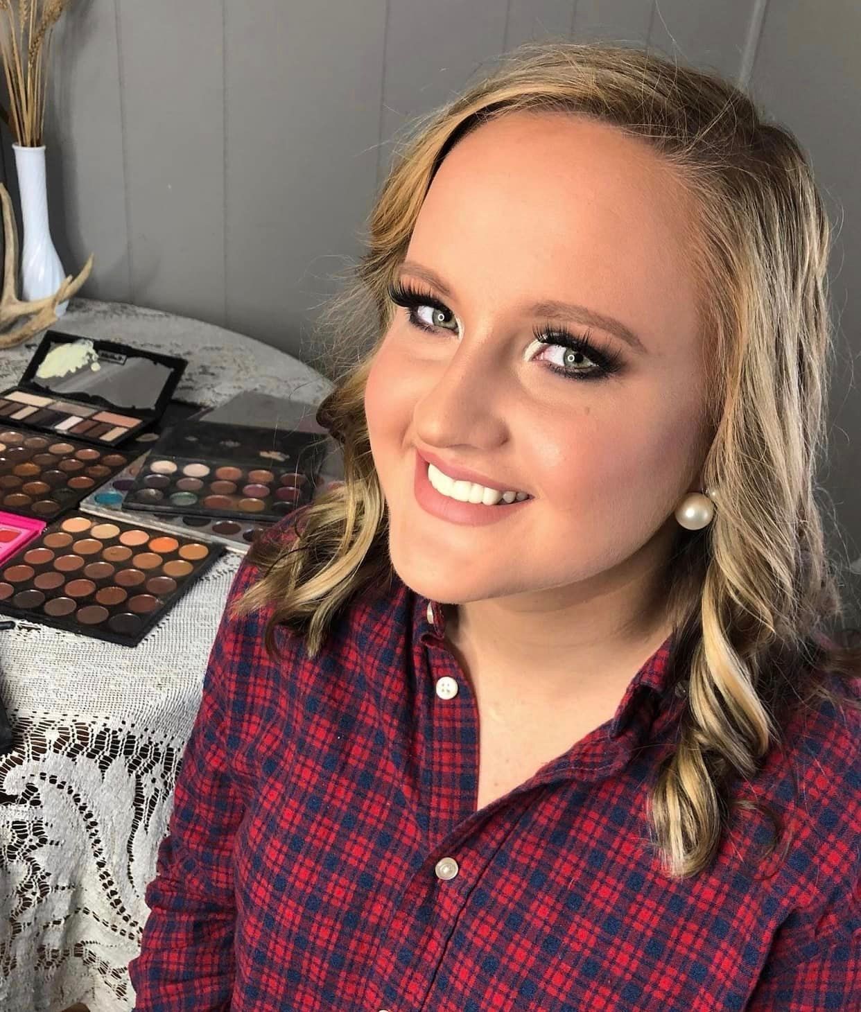 makeup artist