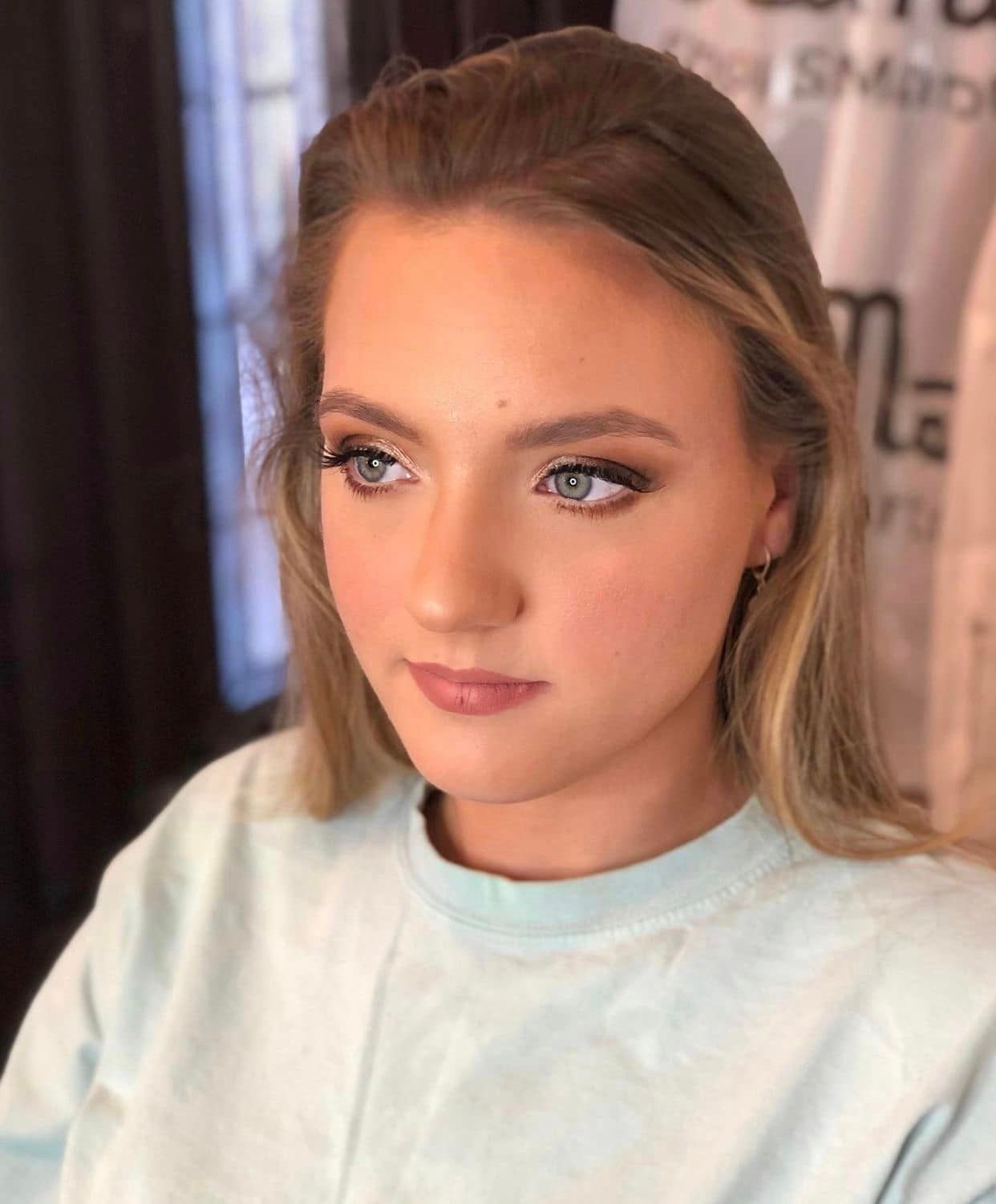 makeup artist