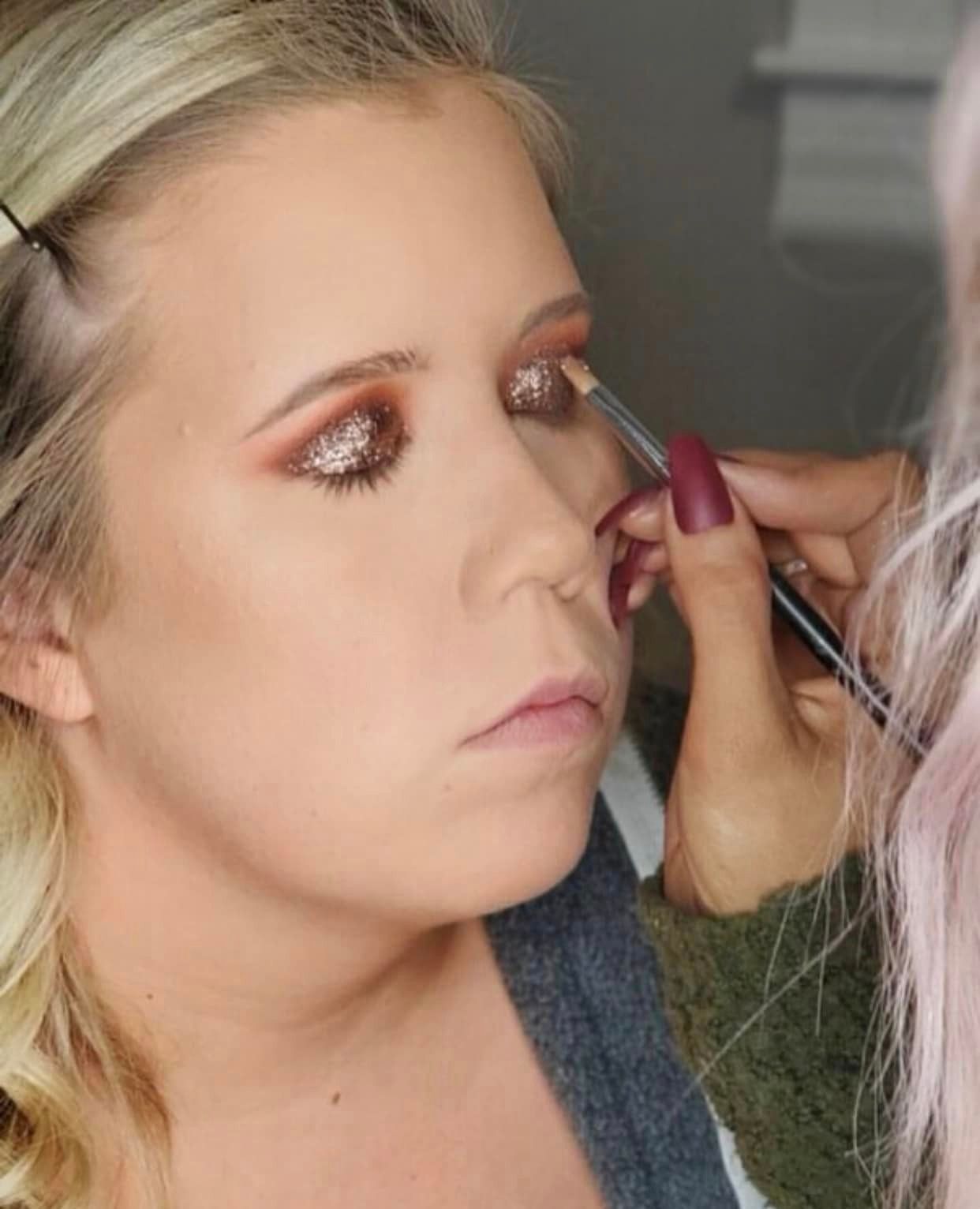 makeup artist