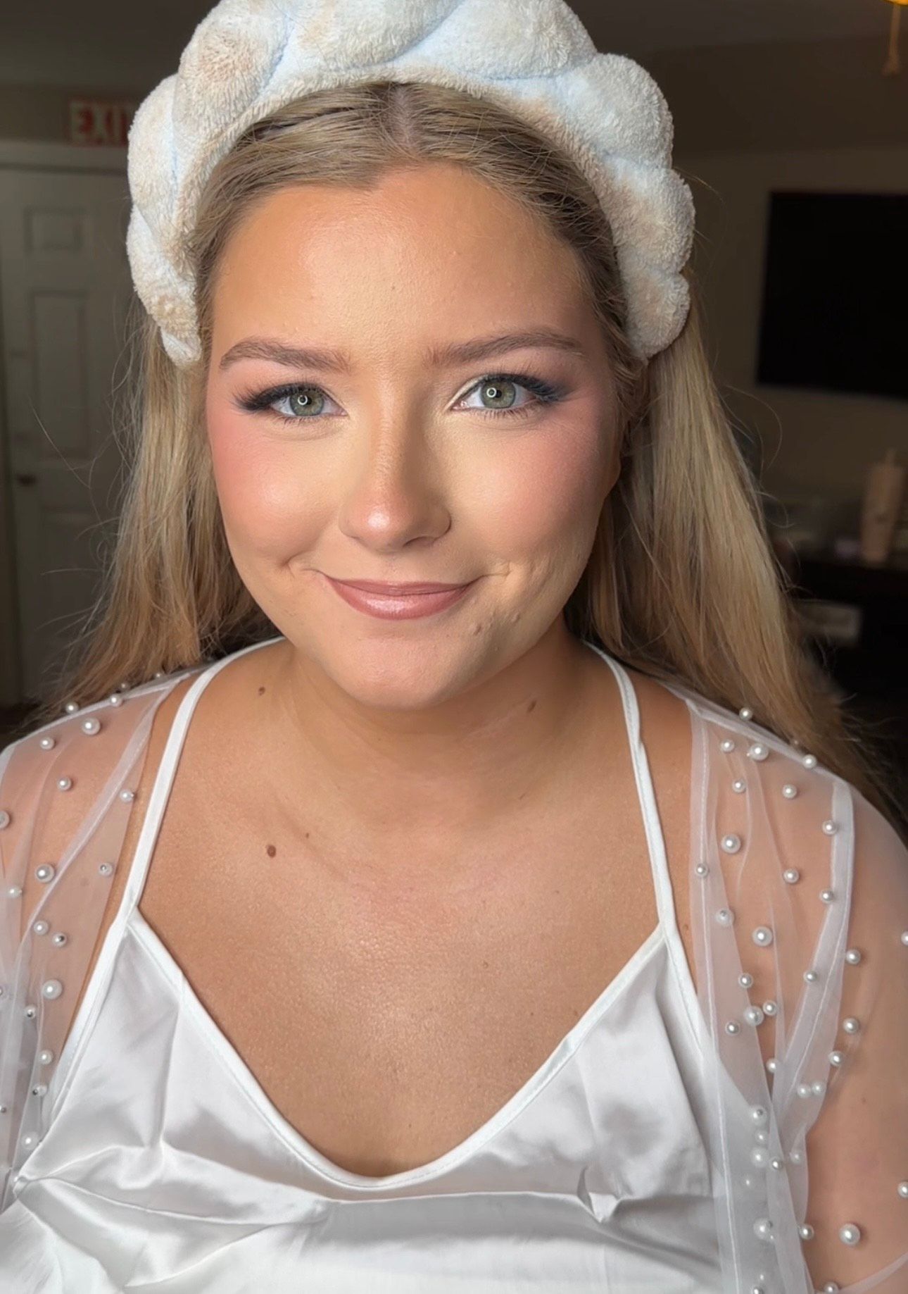 makeup artist
