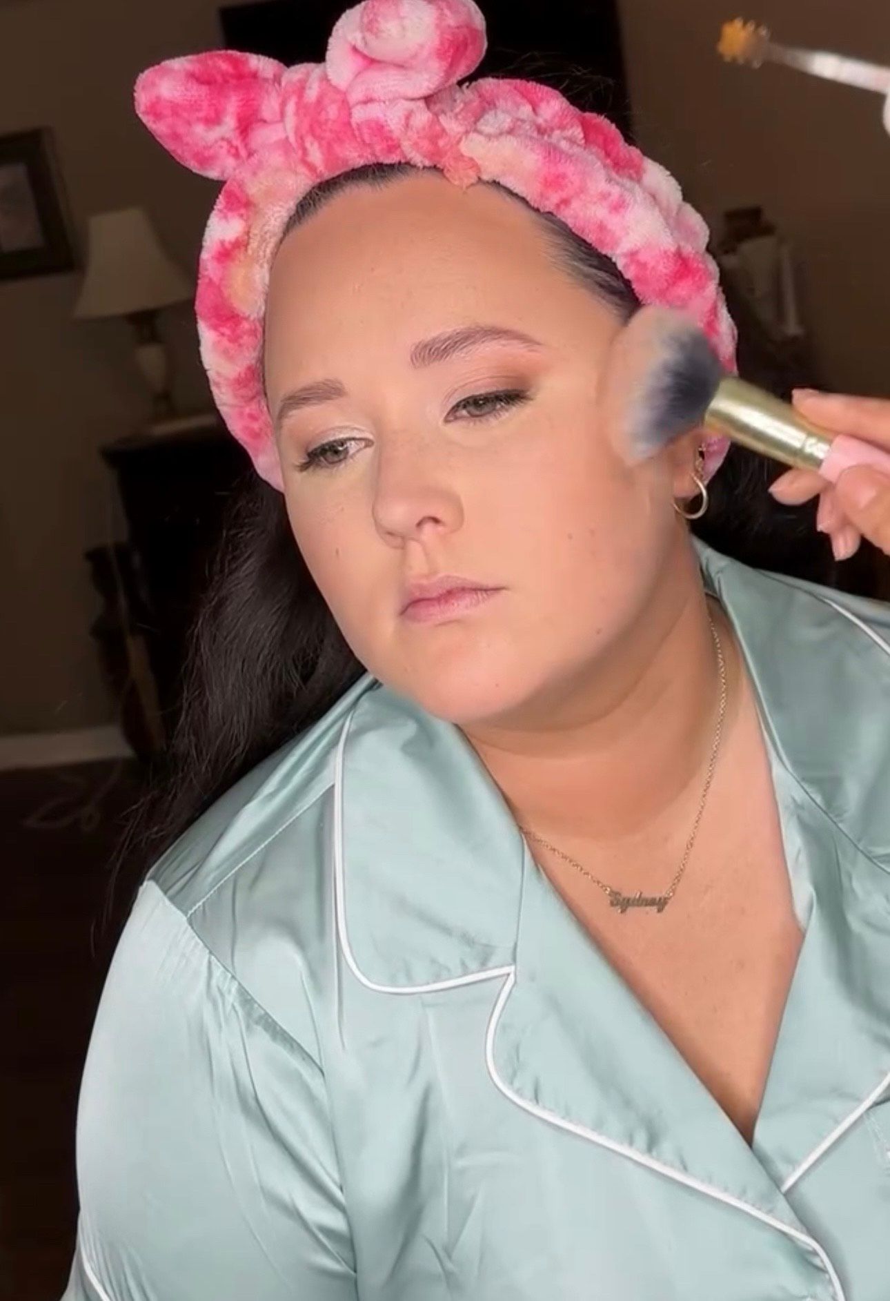 makeup artist