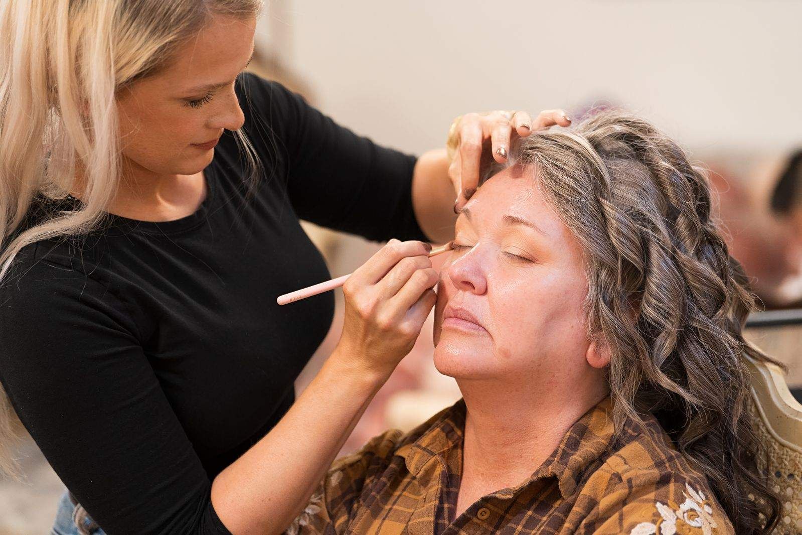 makeup artist
