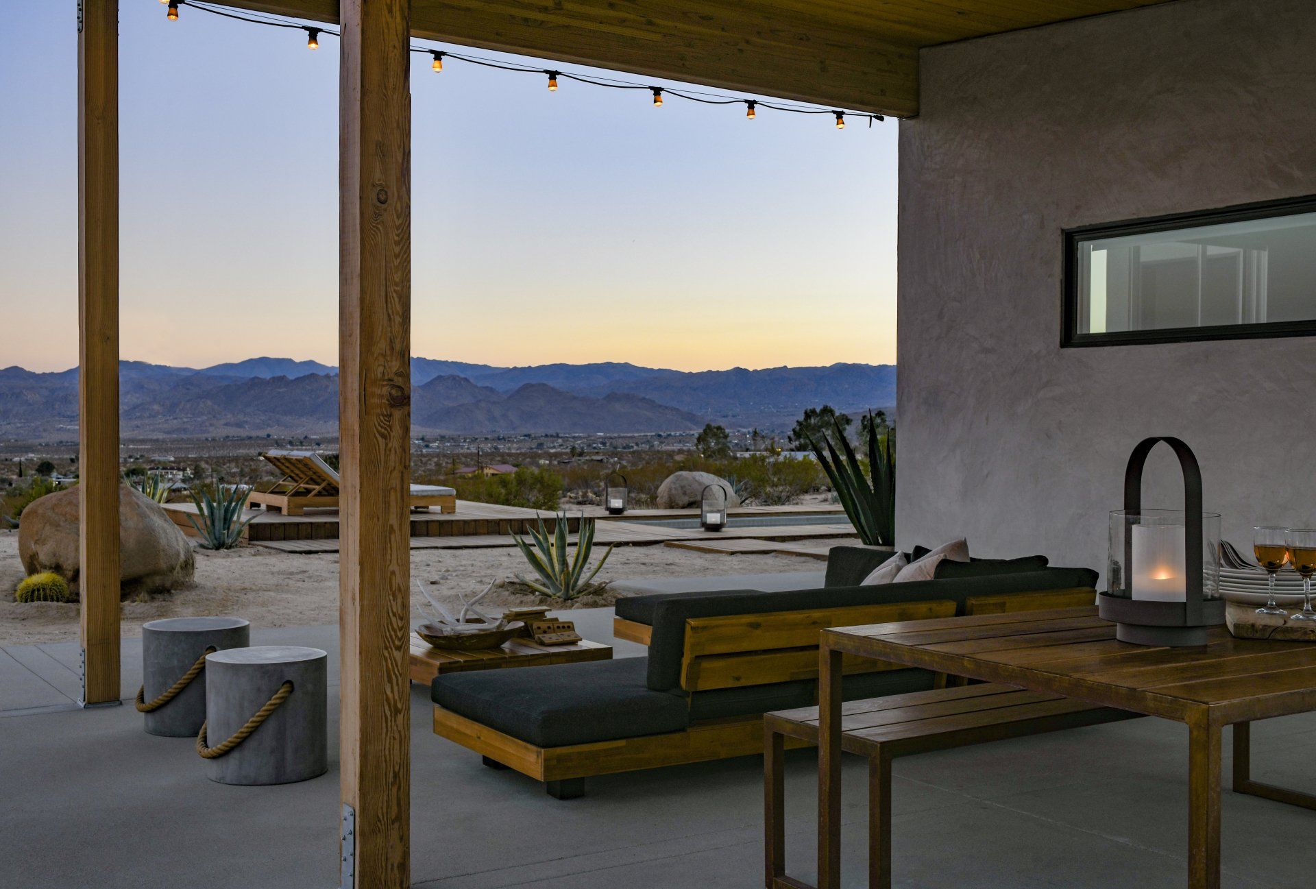 Patio of a Joshua Tree house designed by Dakota DesignWorks