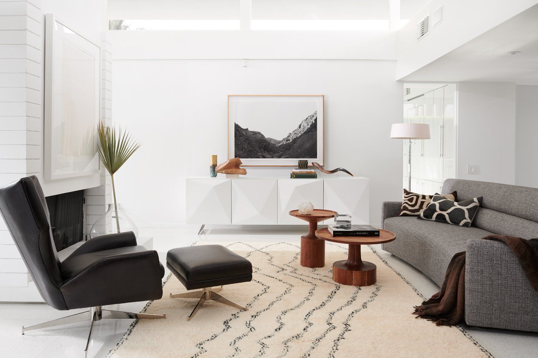 Living room of a Palm Springs house designed by Dakota DesignWorks