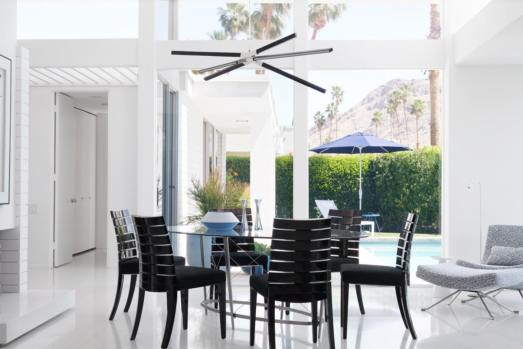 Dining room of a Palm Springs house designed by Dakota DesignWorks