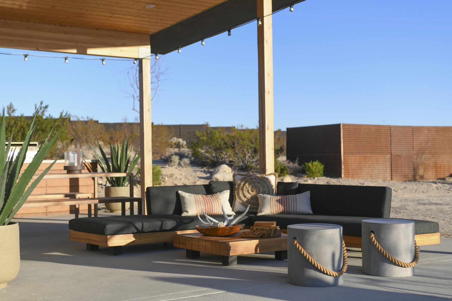 Patio of a Joshua Tree house designed by Dakota DesignWorks