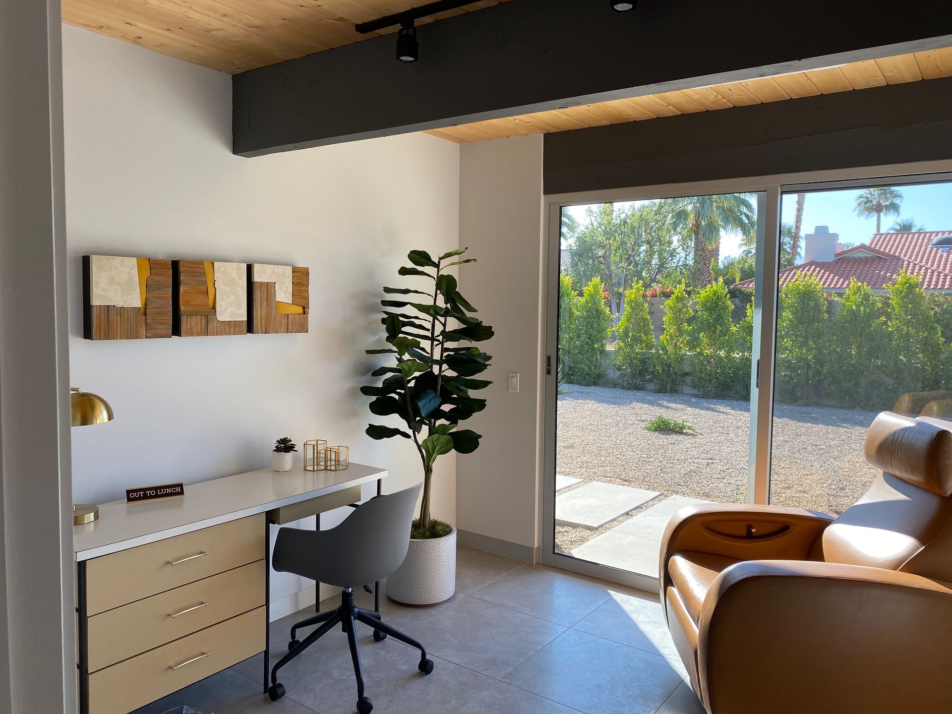 before of palm springs remodel completed by Dakota DesignWorks