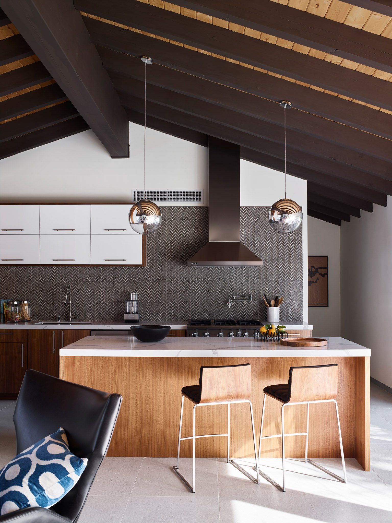 Kitchen in palm springs designed by Dakota DesignWorks