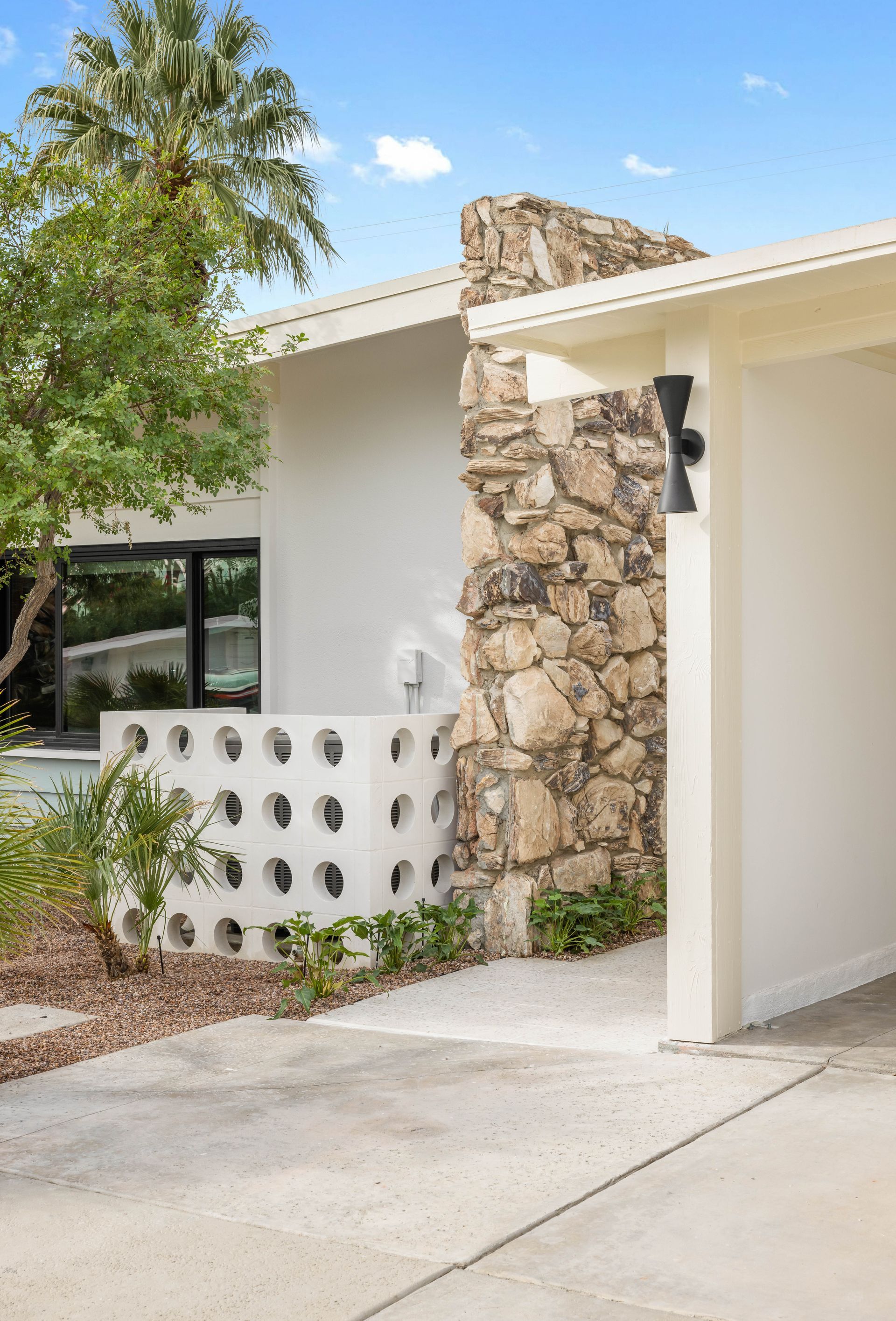 after of palm springs remodel completed by Dakota DesignWorks