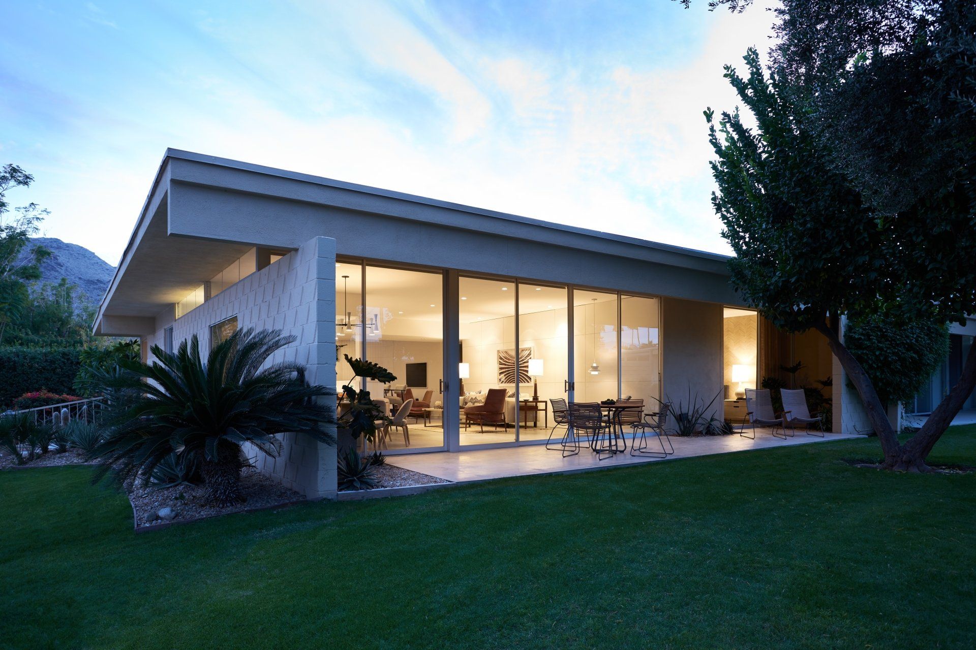Exterior of a house in palm springs designed by Dakota Designworks