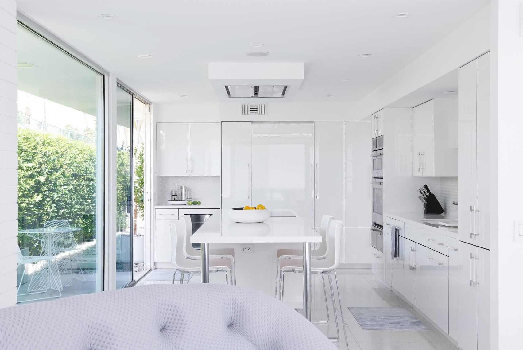 Kitchen in a Palm Springs house designed by Dakota DesignWorks