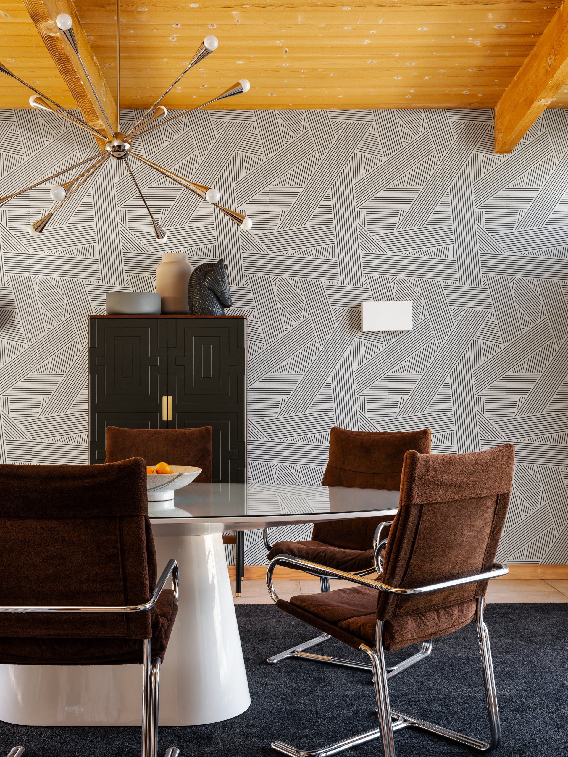 dining room in Palm Springs designed by Dakota DesignWorks