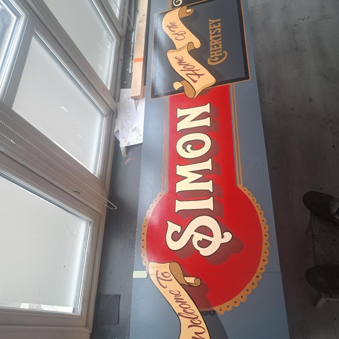 Ascot Signs Traditional Signwriter