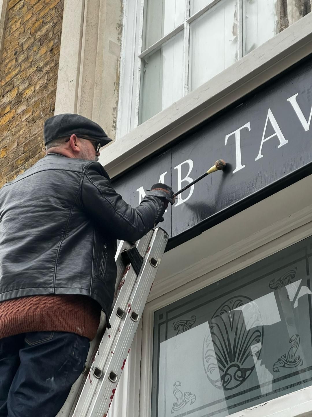 Ascot Signs Traditional Signwriter