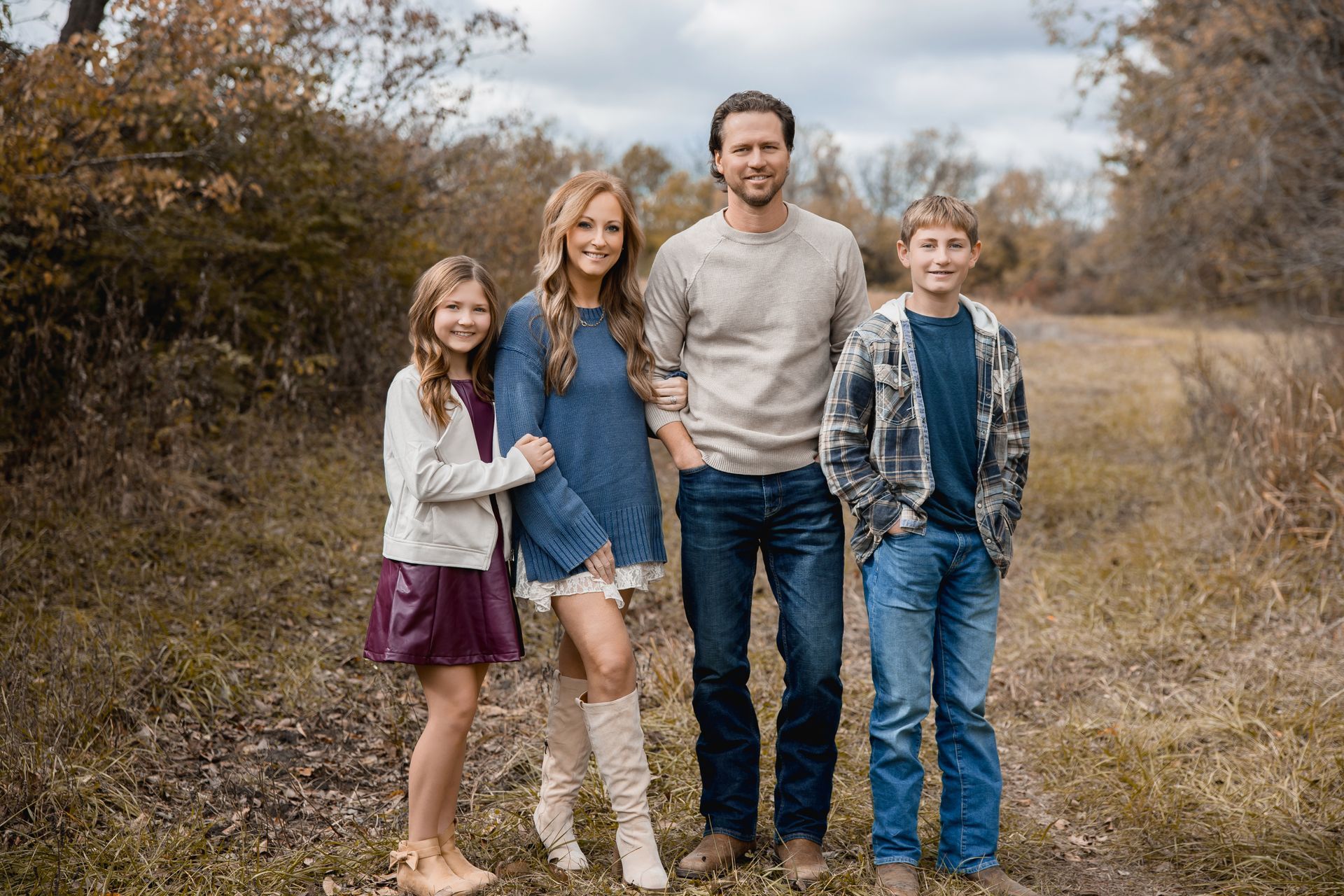 Family Picture — Overland Park, KS — Hustle and Heart Fitness Family Picture — Overland Park, KS — Hustle and Heart Fitness