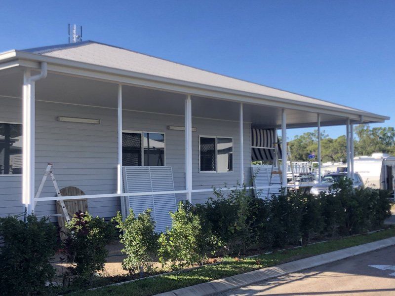 Installing Privacy Screen Around Terrace — Lifestyle Aluminium Lattice in West End, QLD