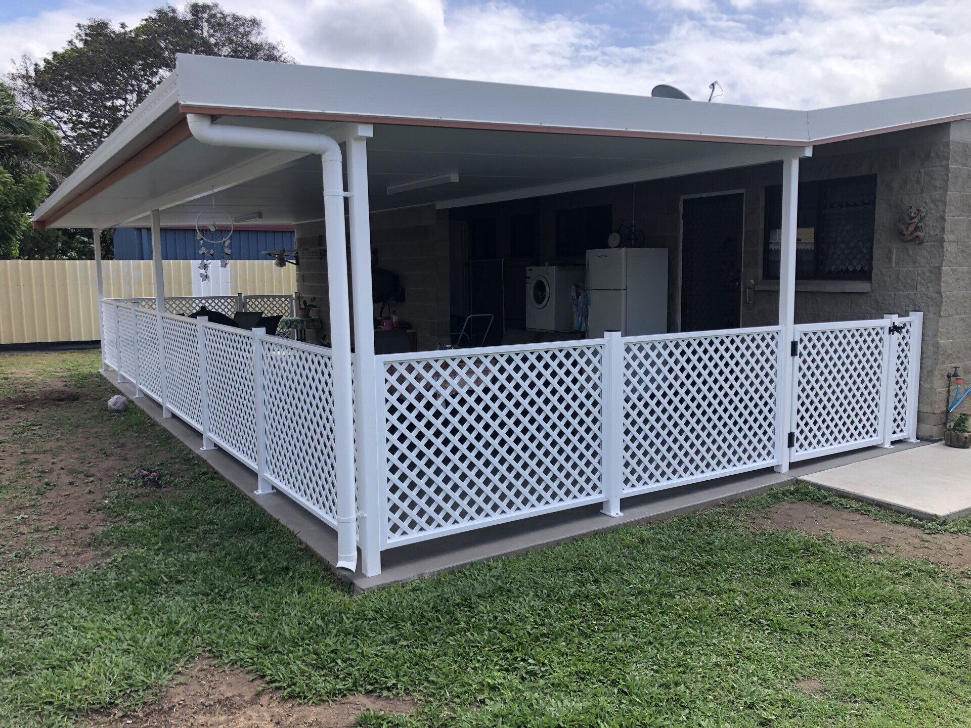 Lattice Outside The White House Side — Lifestyle Aluminium Lattice in West End, QLD