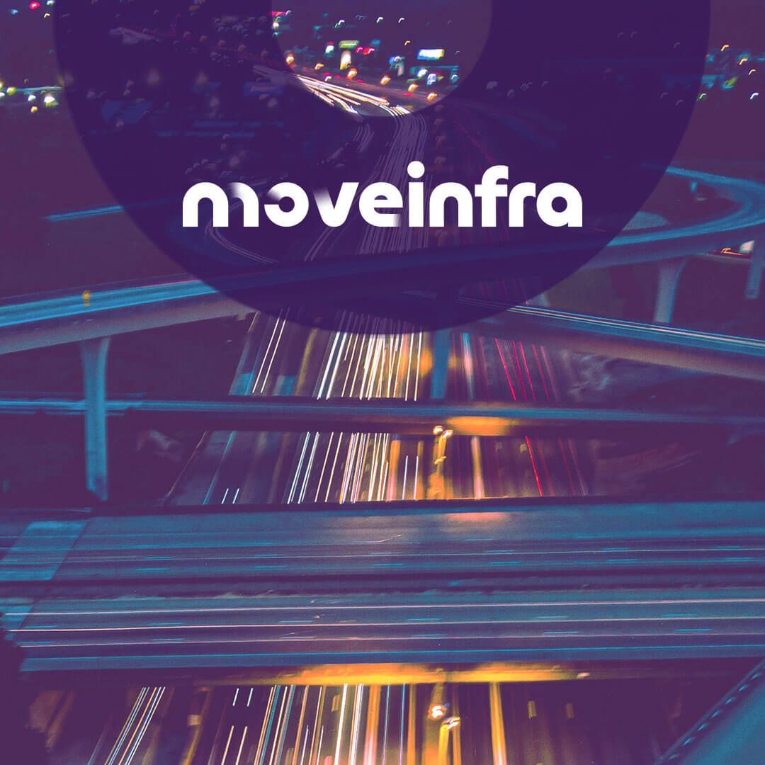 Vista aérea de uma ponte à noite com logo da Moveinfra.