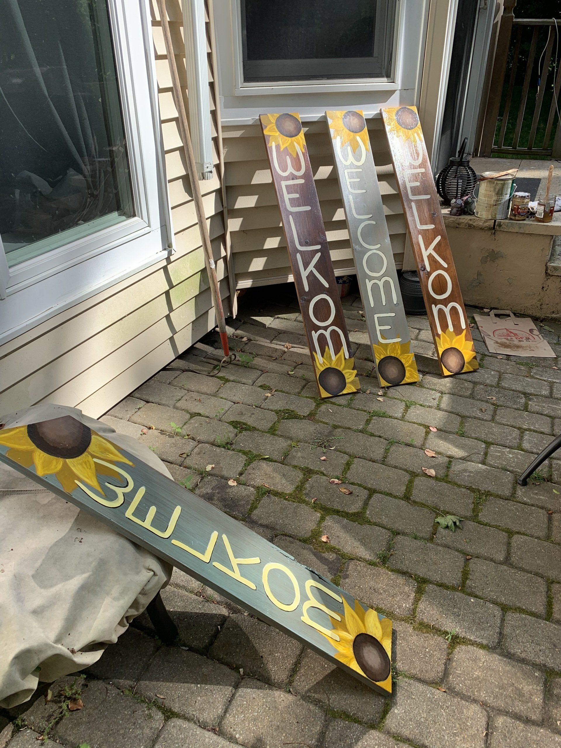 welkomstbord wisselbord  houtbewerking hout schilderen welkombord wekom bort  #Welkomstbord Welkomstborden Amstelveen Aalsmeer Westwijk handgeschilderd Kunst Art Painting persoonlijk gepersonaliseerd bijzonder uniek apart veranda porch voordeur entree visite borden welkom  #amstelveen Welkomstbord CreJOtief creatief met Joanette #crejotief #creatief  #artwork #art #pompoen #zonnebloem #stekkies #schilderen #painting #acrylicpainting #kerst #christmas #kerstschilderij #kikker #frog #kerstballen #stapvoorstap #schilderenisleuk