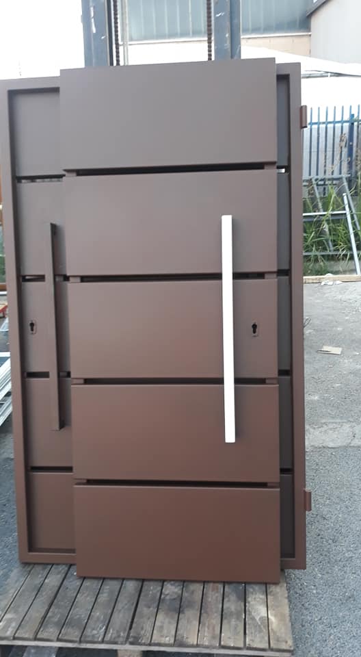 Porta marrone